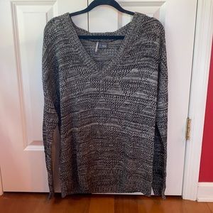 Oversized fine knit sweater with V neck